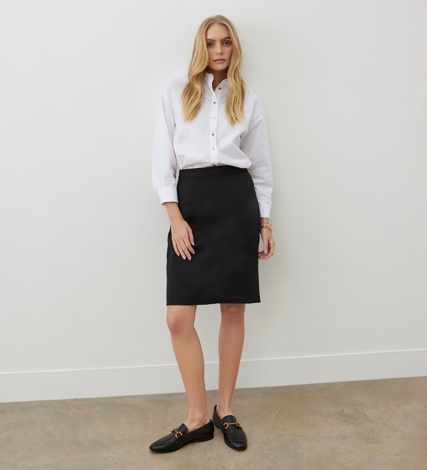 Bella Black Knee Length Skirt – Finery London