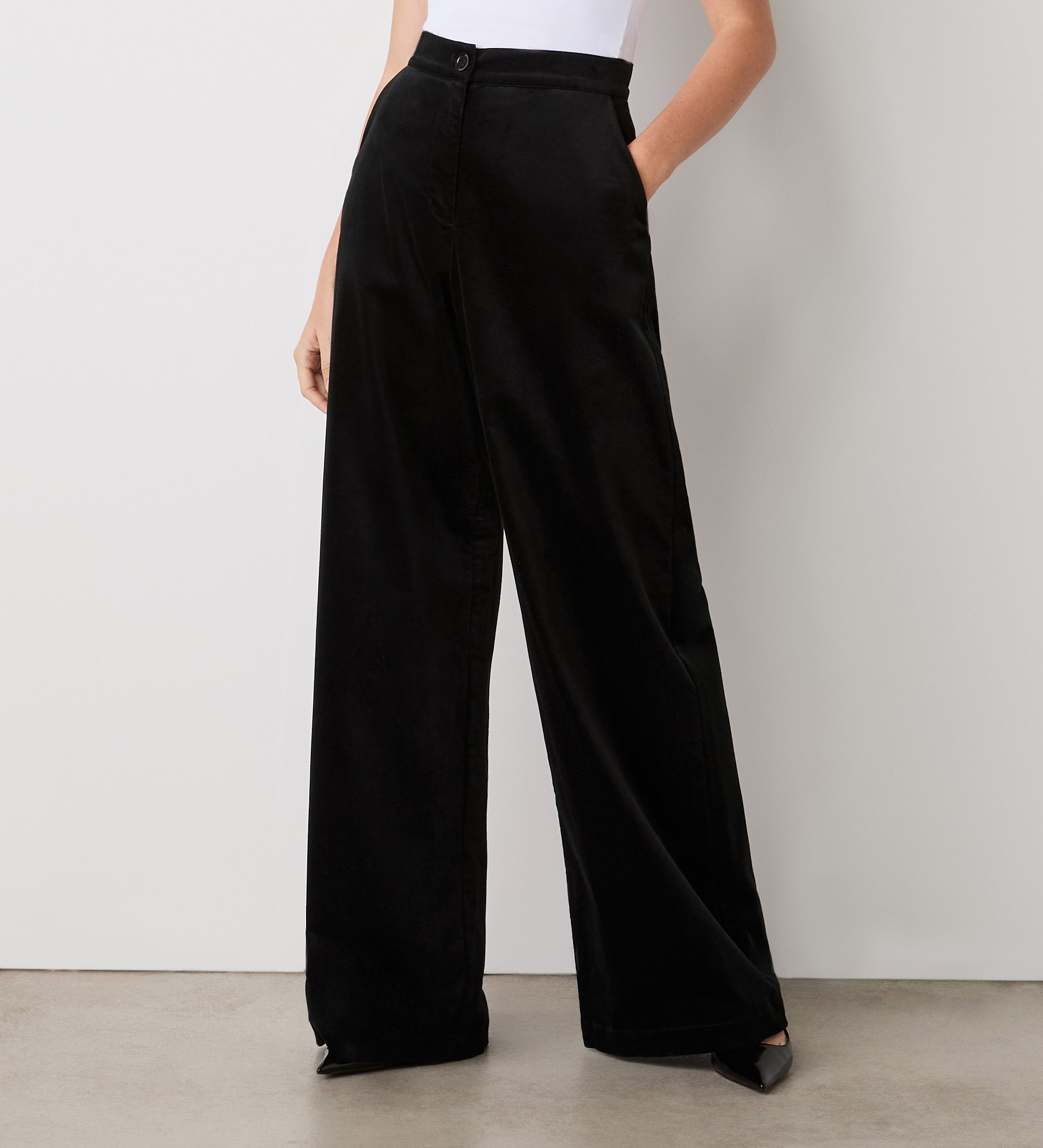 Abi Black Velvet Wide Leg Trousers – Finery London
