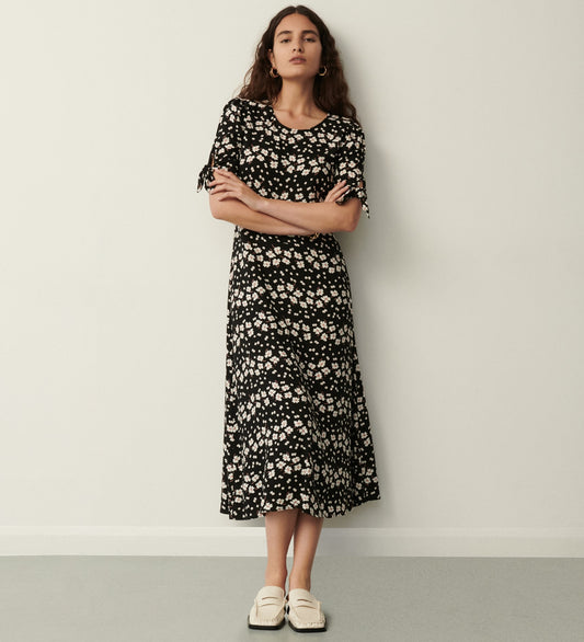 Caley Black Daisy Midi Dress                                     LENZINGâ„¢ ECOVEROâ„¢