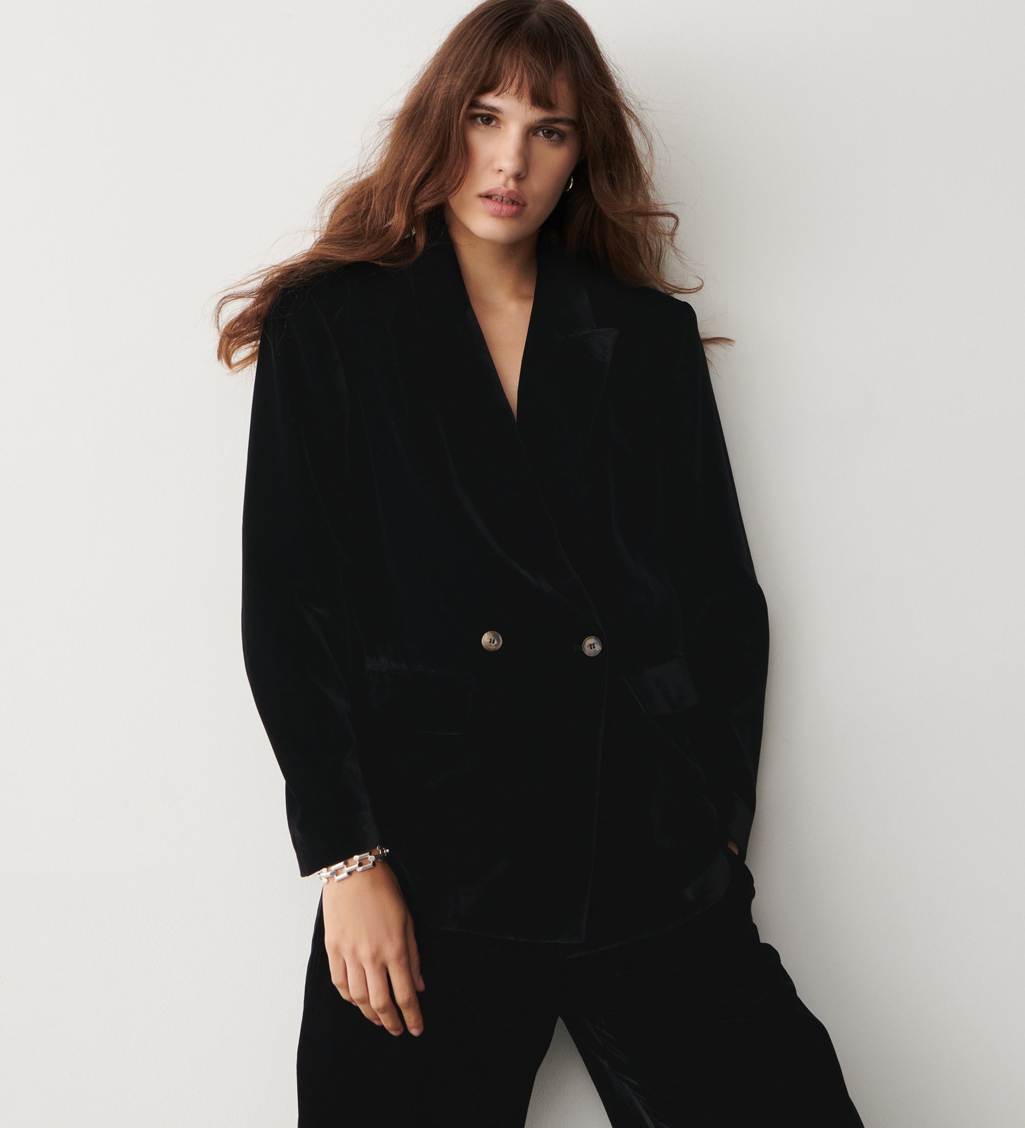 Maeve Black Velvet Blazer – Finery London