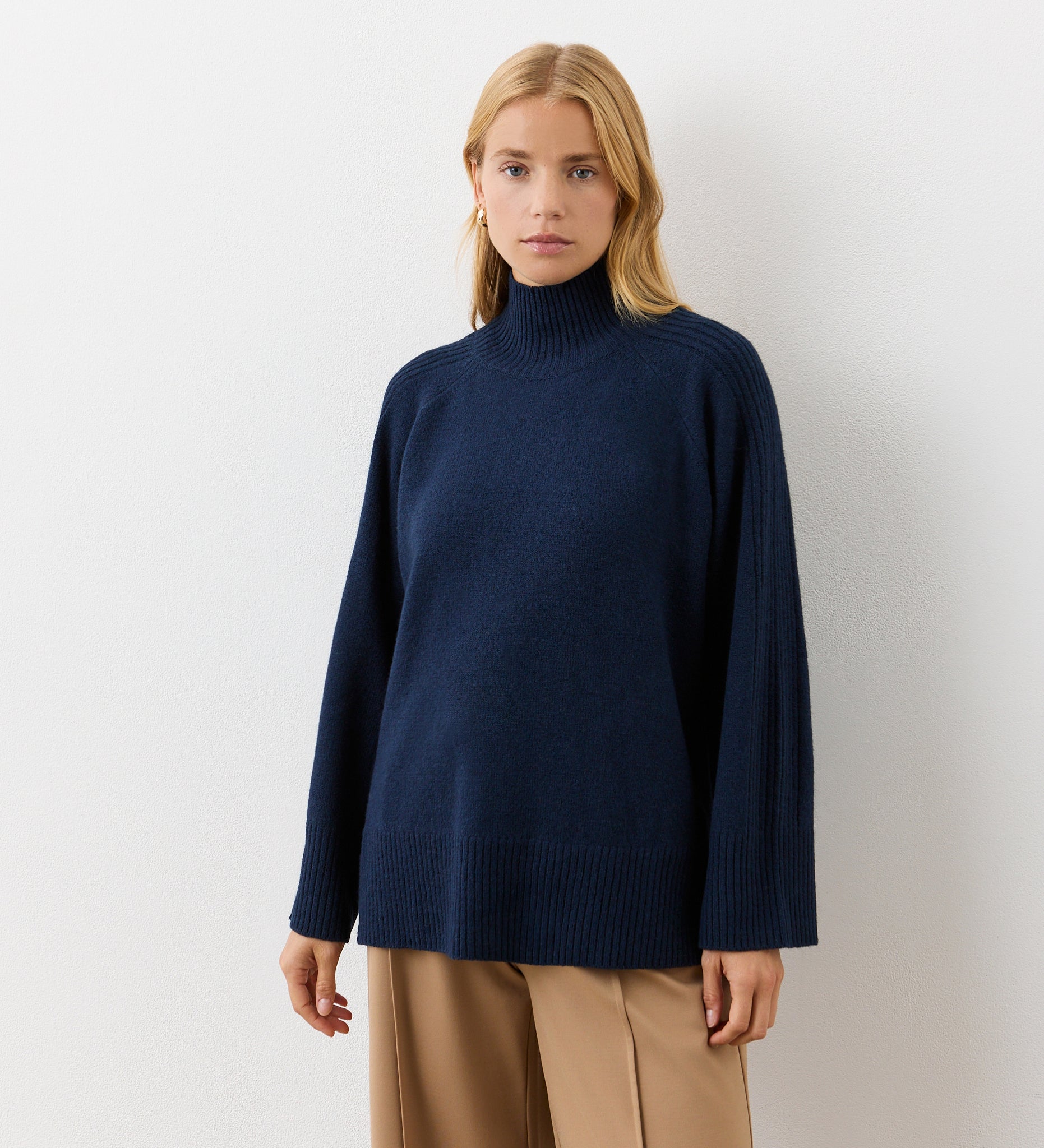 Melanie Navy Knitted Jumper – Finery London