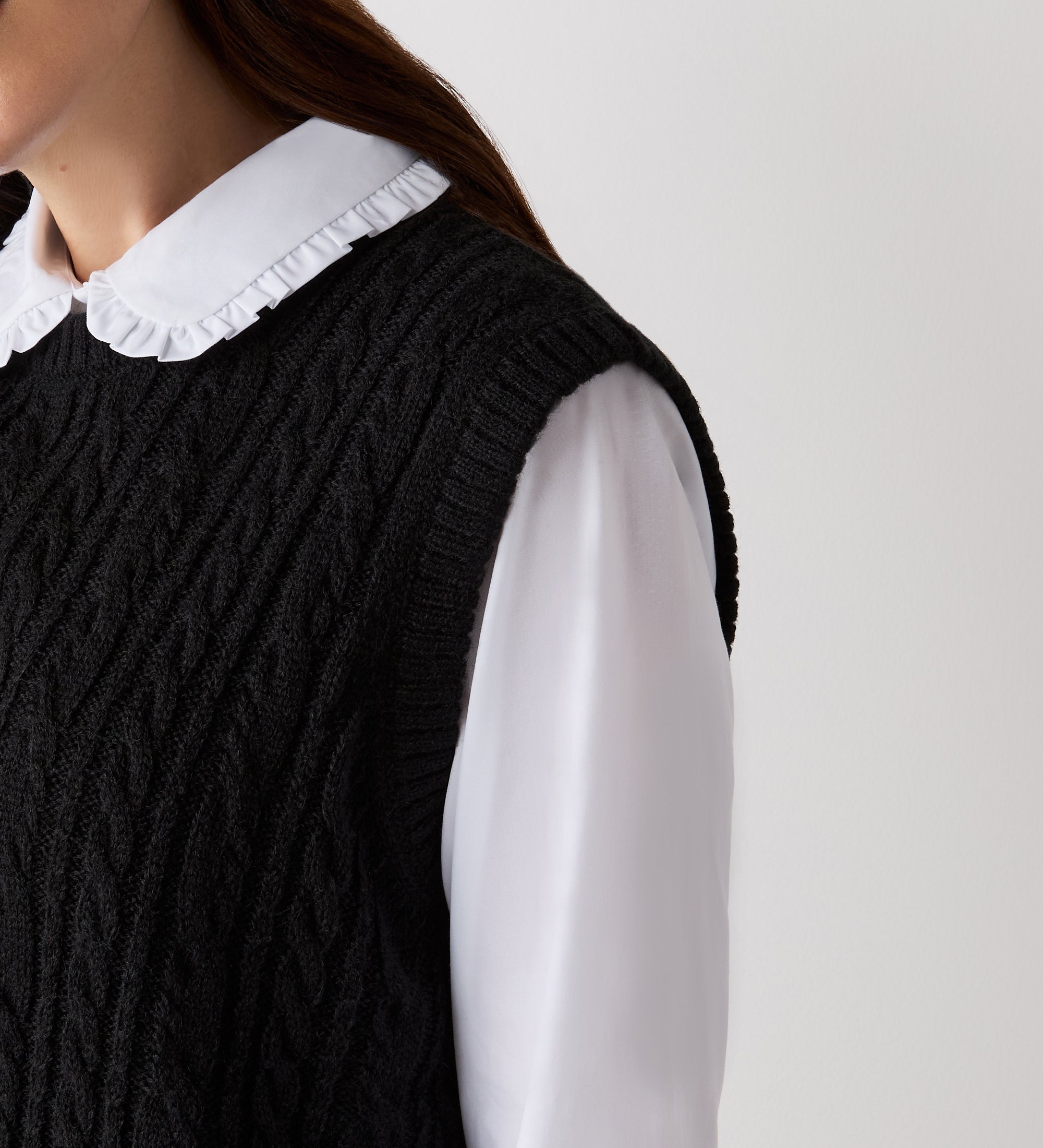 Primrose Black Crew Neck Knitted Vest – Finery London