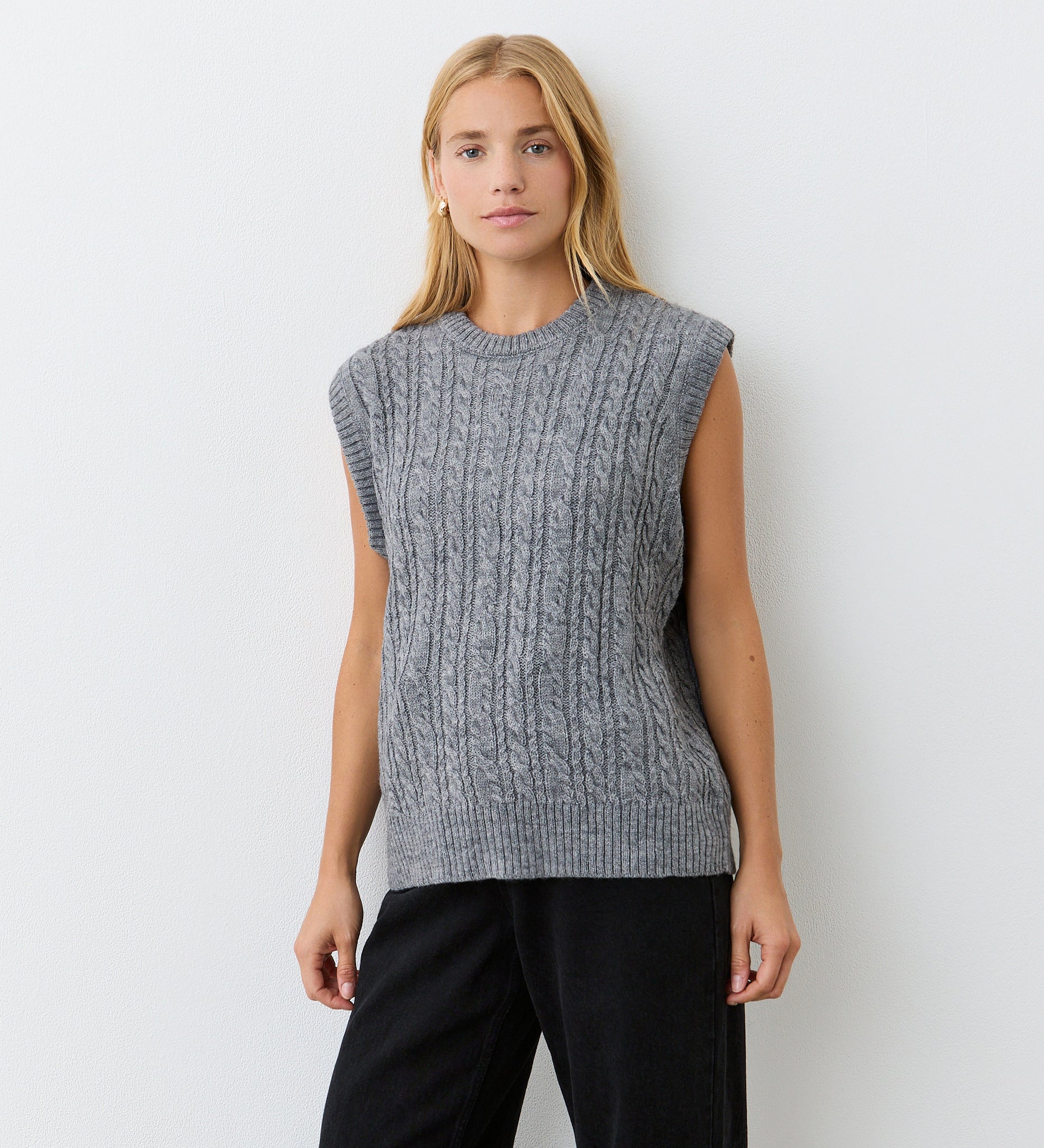 Primrose Charcoal Crew Neck Knitted Vest – Finery London