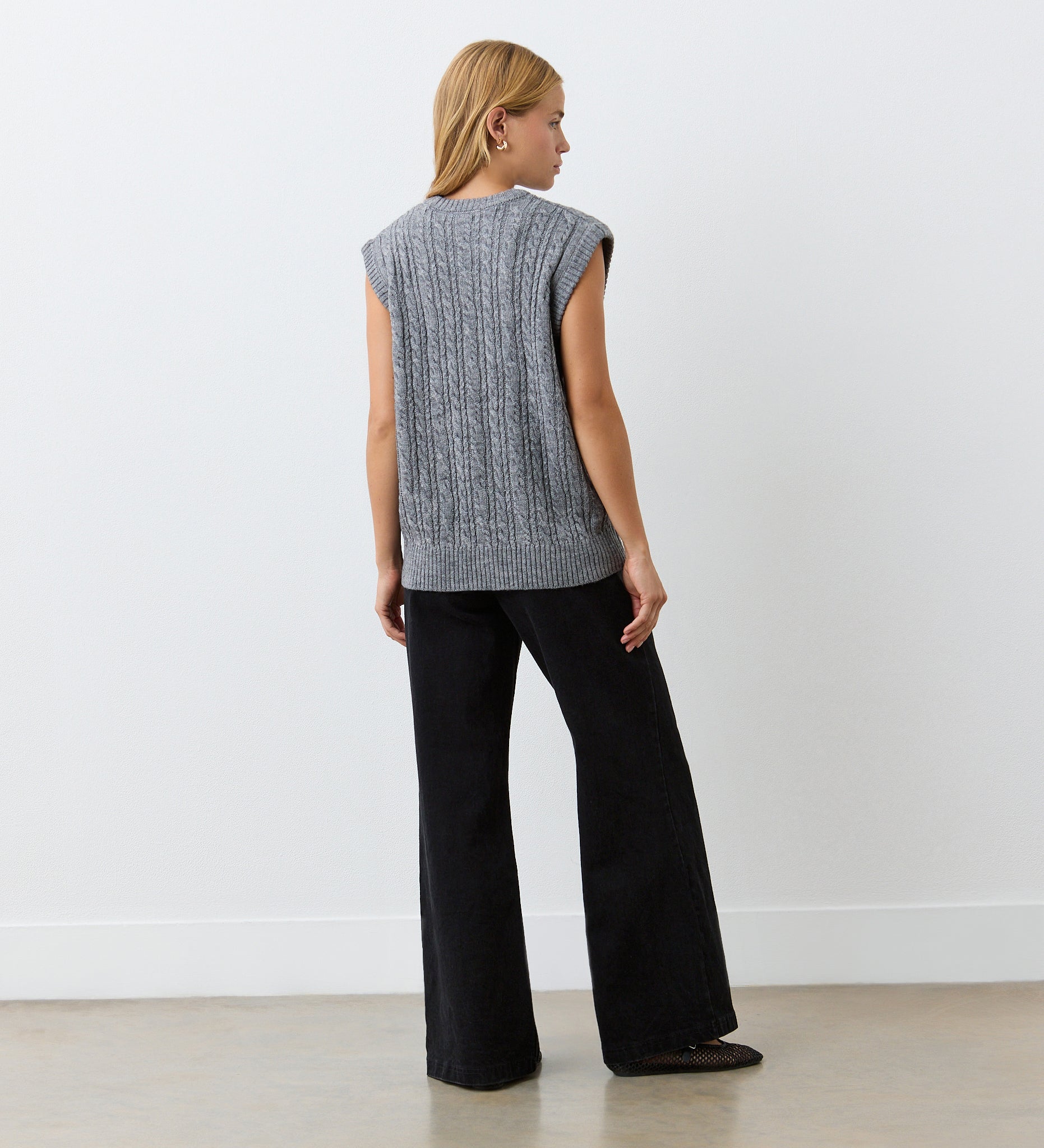Primrose Charcoal Crew Neck Knitted Vest – Finery London