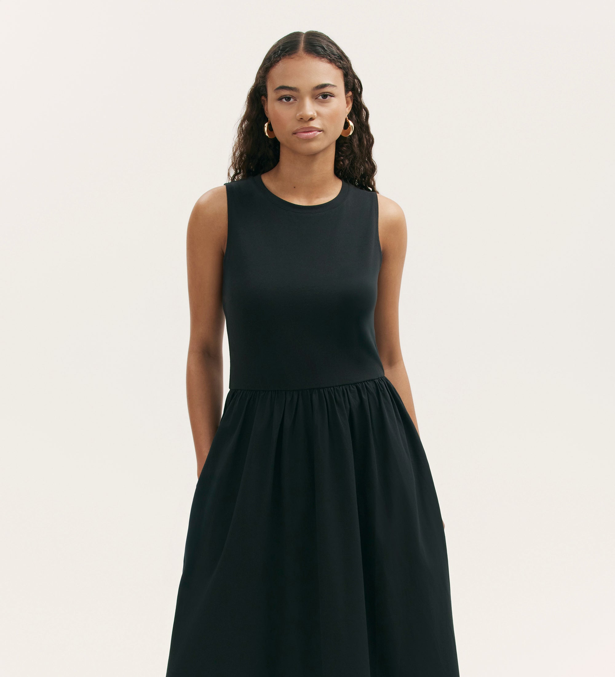 Mie_yamDeuxieme dignity sleeveless 205405-su-1747063392.jpg