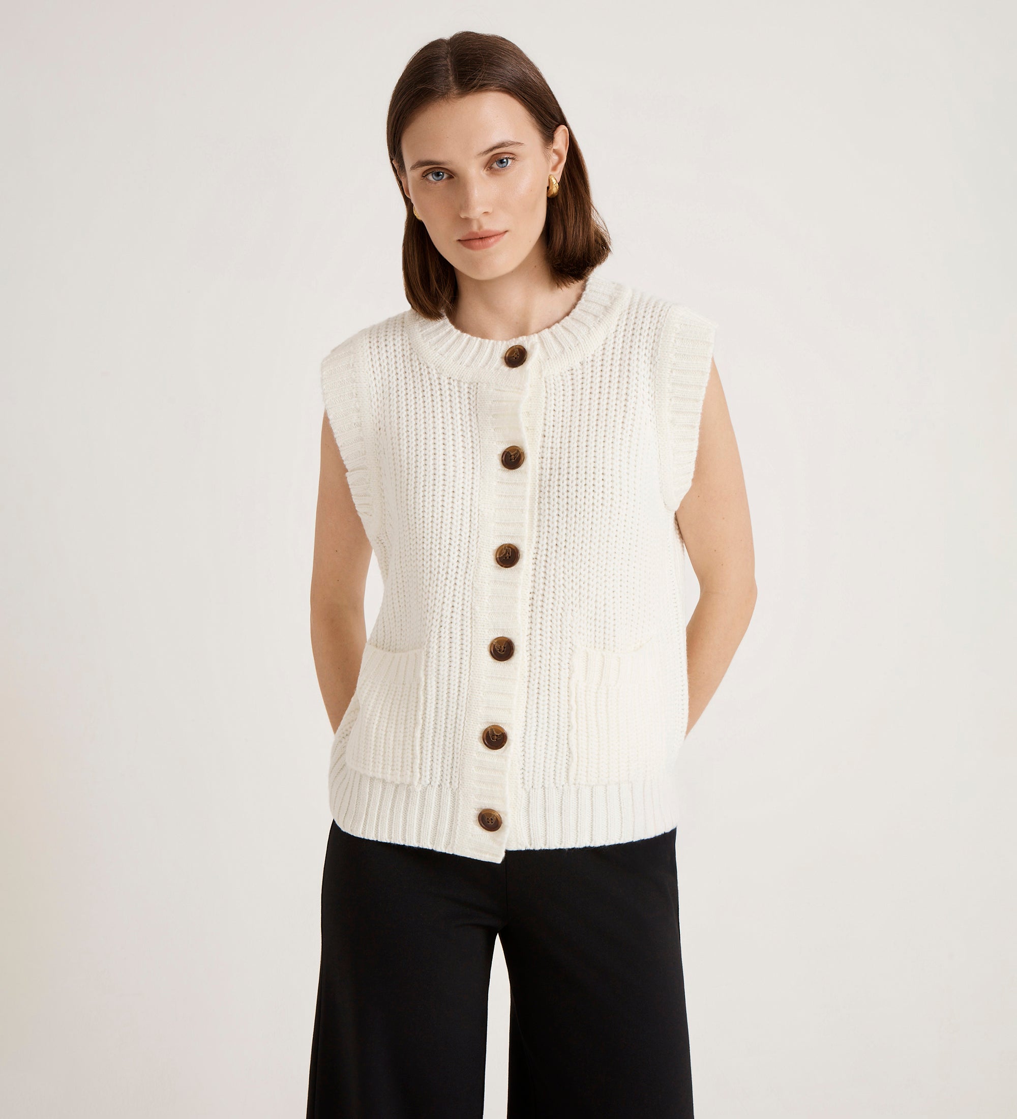 FLEN handmade knit vest アイボリー Janette Ivory Knitted Vest – Finery London