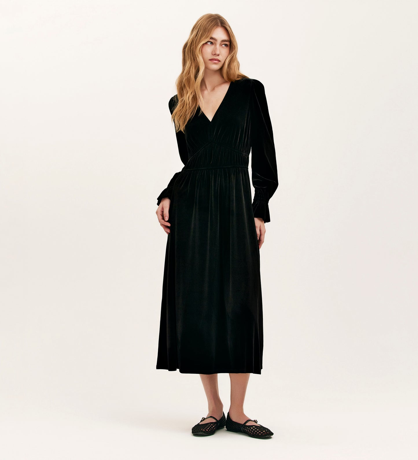 Laila Black Velvet Midi Dress